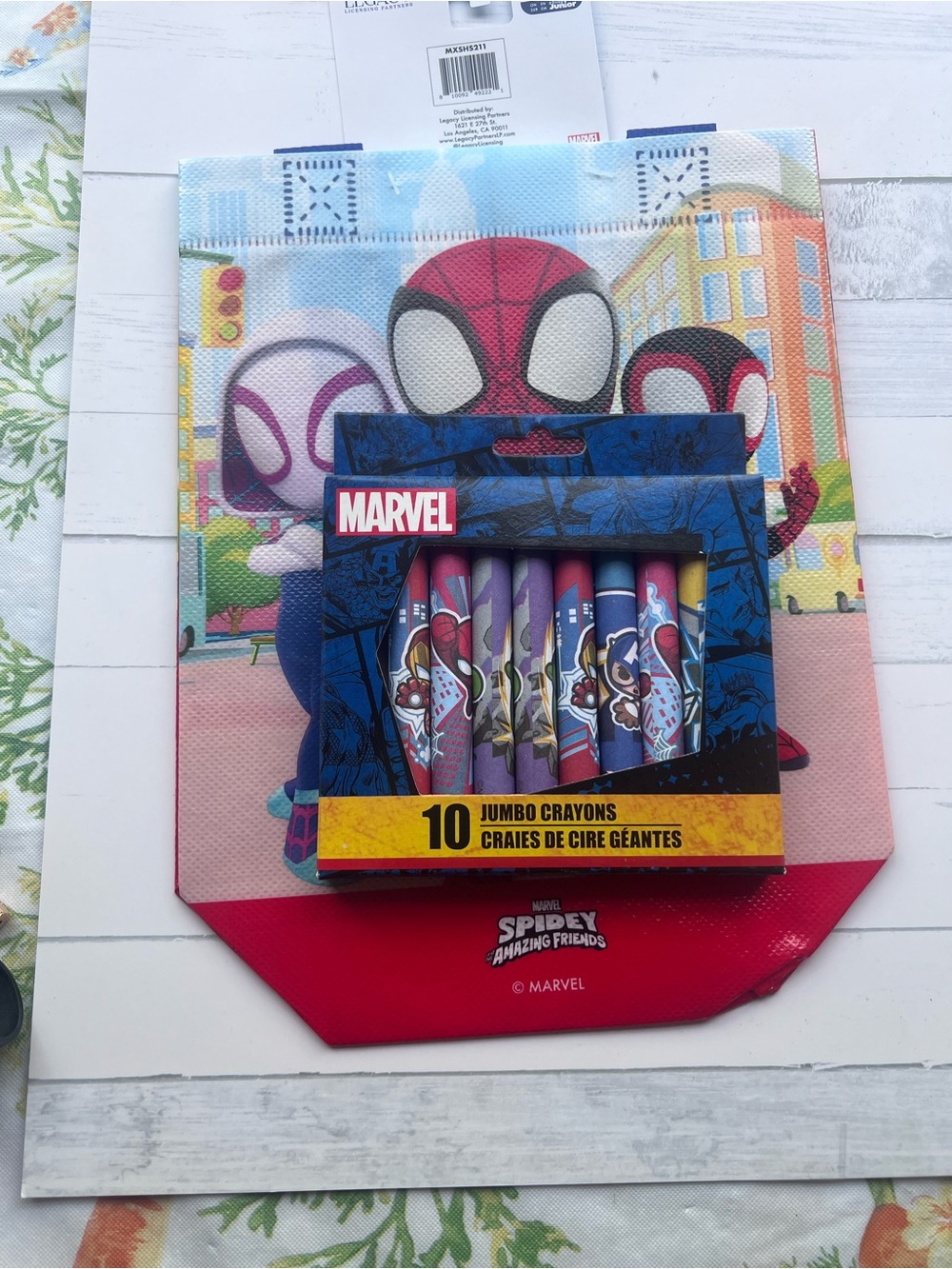 Marvel Spidey Jumbo Crayons - Red, Blue, Purple, Pink, Yellow with Spidey Tote